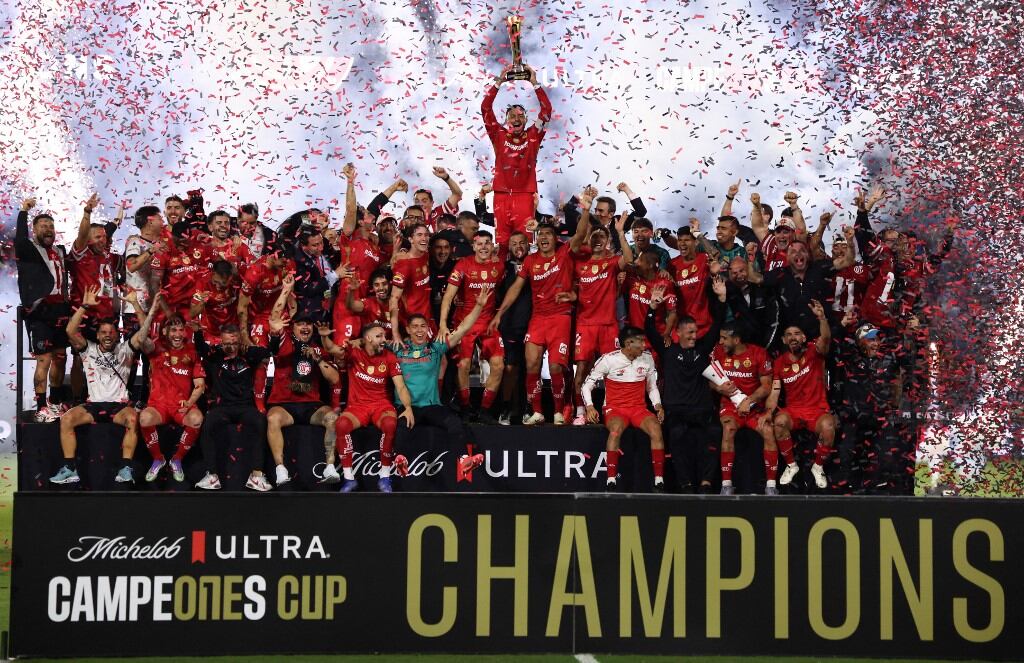 Toluca ganó su primera Campeones Cup al derrotar 3-2 a Los Angeles Galaxy.  Kevork Djansezian/Getty Images/AFP (Photo by KEVORK DJANSEZIAN / GETTY IMAGES NORTH AMERICA / Getty Images via AFP)