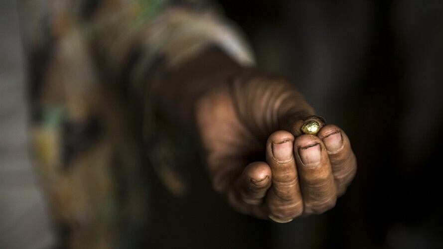 El expresidente César Gaviria aseguró que hay que ir más allá y abrir un debate nacional sobre la minería de oro hecha por multinacionales en el país. Foto: Getty Images / JACOB MAENTZ