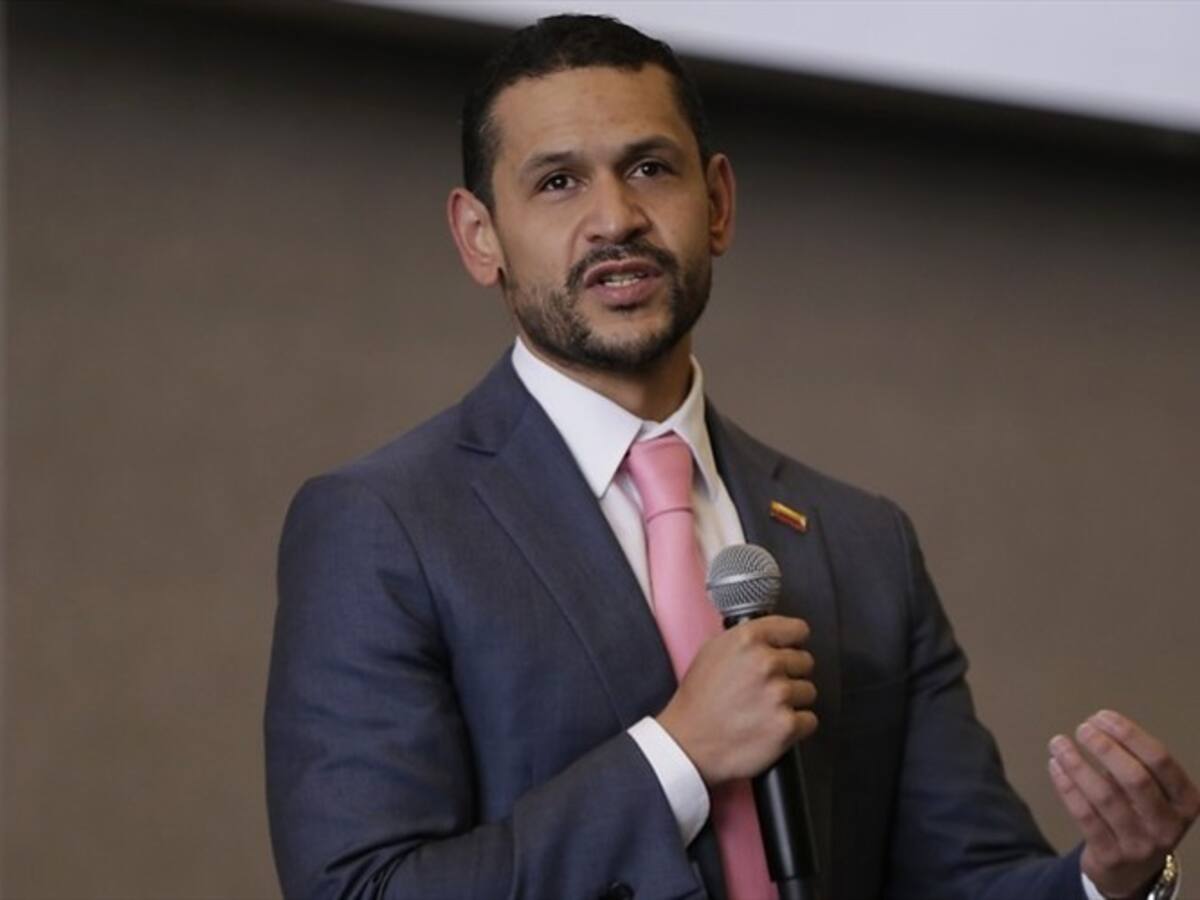 Gobierno pide ayuda a políticos para no difundir noticias falsas en medio del paro