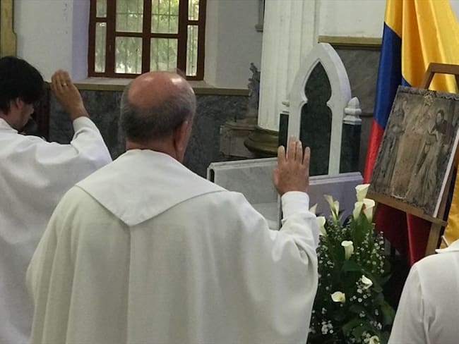En el momento del saludo de la paz, la estrechada de manos será remplazada por una leve inclinación de cabeza entre feligreses. . Foto: Basílica de nuestra señora del Rosario.
