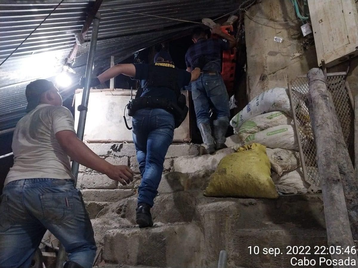 Una persona resbaló y cayó cerca de 15 metros por una ladera de Marmato, Caldas