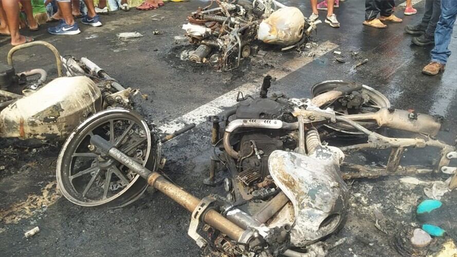 En estas motocicletas, según Ruta del Sol II, se movilizaron a sustraer combustible. Foto: Cortesía: Fred Amado Jimenez