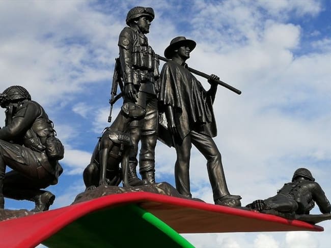 Inauguran monumento a los héroes del Sumapaz en vía Bogotá-Girardot. Foto: Ejército Nacional