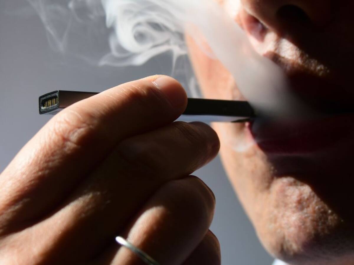 Mito o realidad: ¿Los vapeadores son menos dañinos que los cigarrillos convencionales?