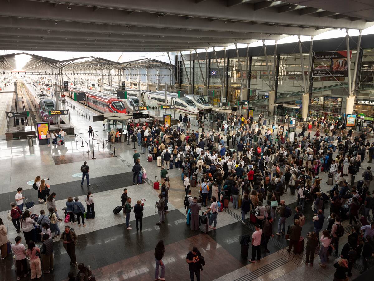 Robo de cable en España dejó a 11.000 viajeros sin tren: “un viaje de tres horas pasó a ser de seis″