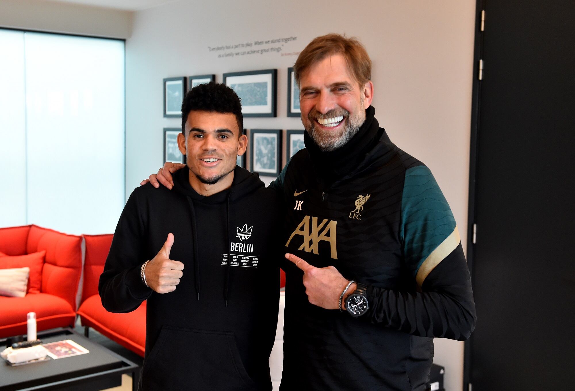 Jugador colombiano Luis Díaz y entrenador Jürgen Klopp