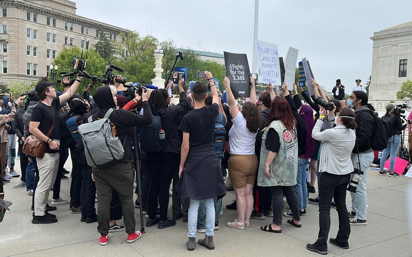 Así avanzan las primeras protestas en EE.UU. tras filtración de borrador contra el aborto. Foto: Yari Adrian
