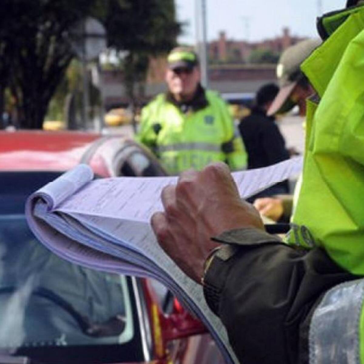 ¿Por cuánto tiempo le pueden suspender o cancelar la licencia de conducir? Causas y más