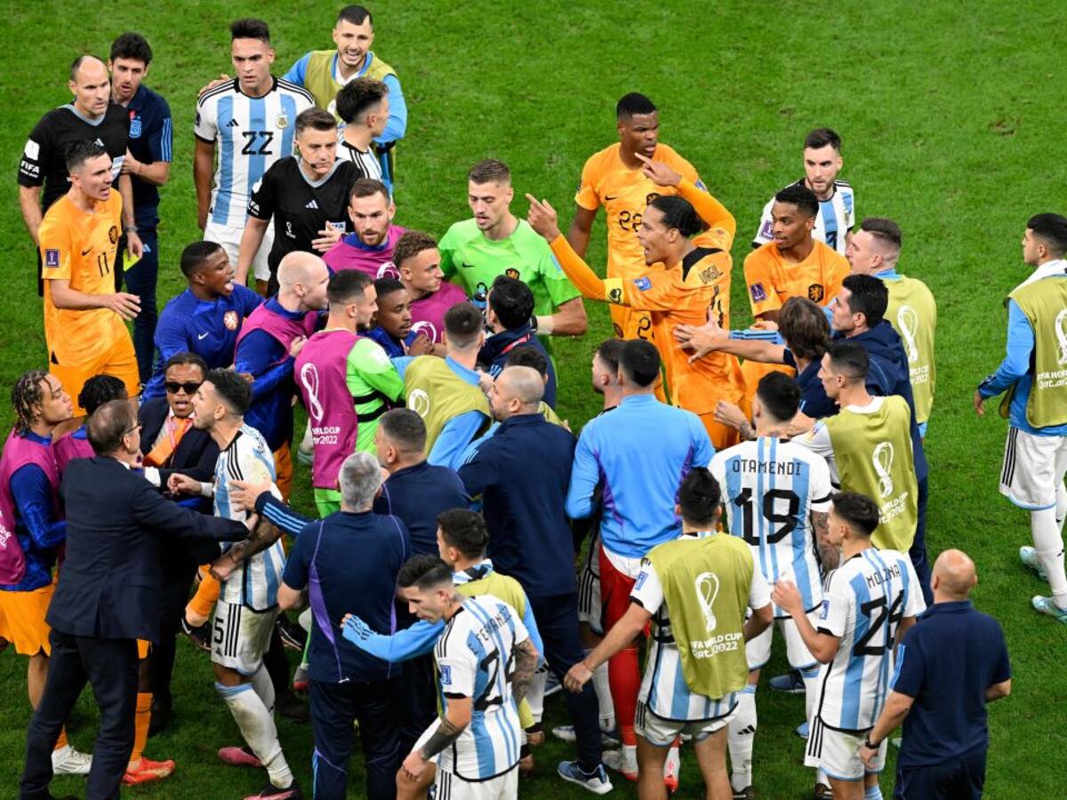 FIFA abre investigación a Países Bajos y argentina por mala conducta