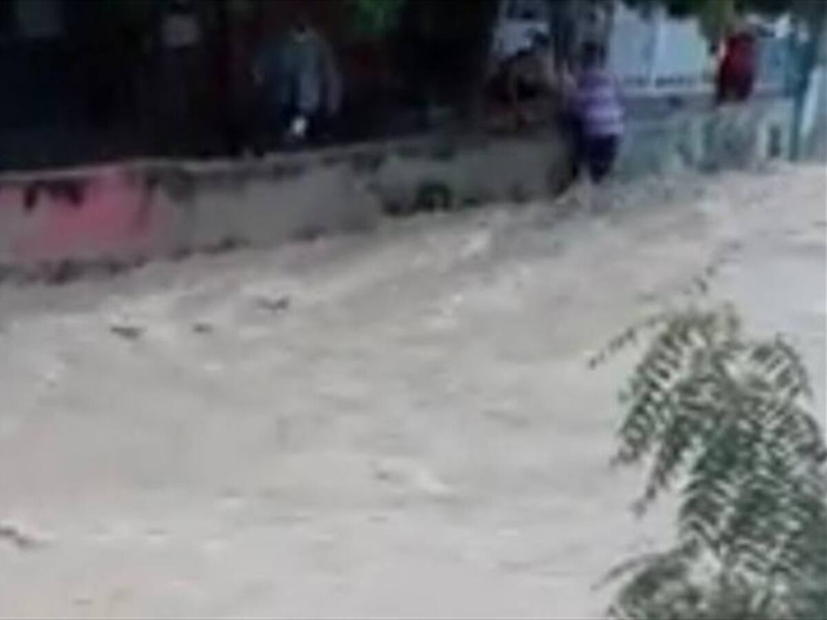 Dos menores cayeron al arroyo El Salao, de Soledad: Uno de ellos está desaparecido