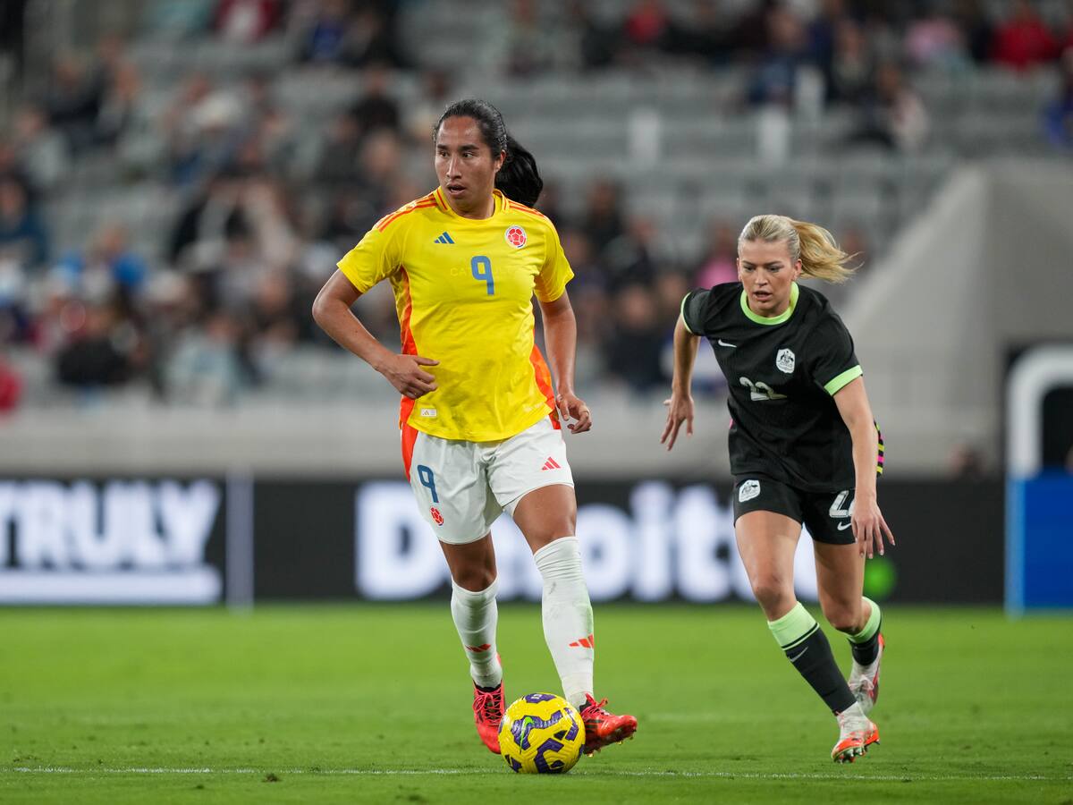 Video: Golazo de cabeza de Mayra Ramírez ante Bolivia en Copa América Femenina