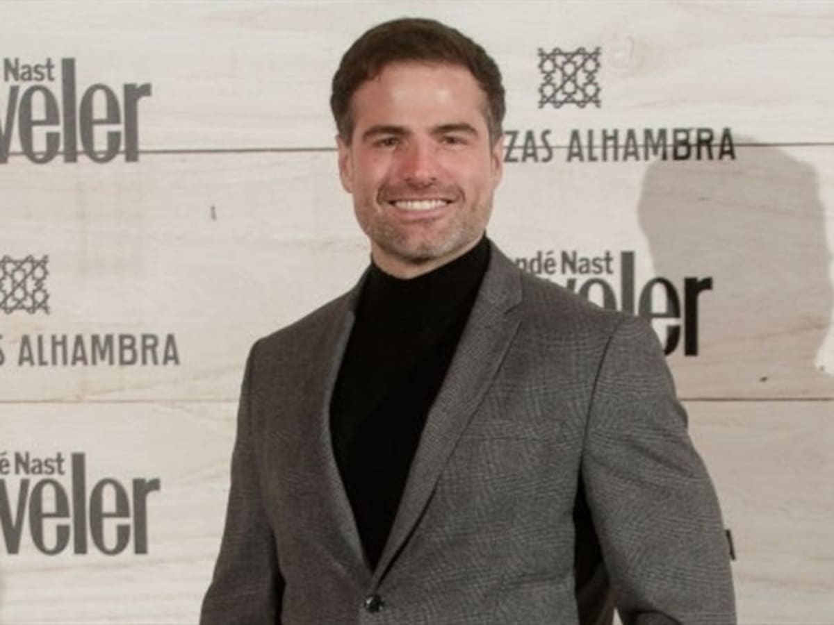 El actor Roberto Manrique presentó oficialmente a su novio