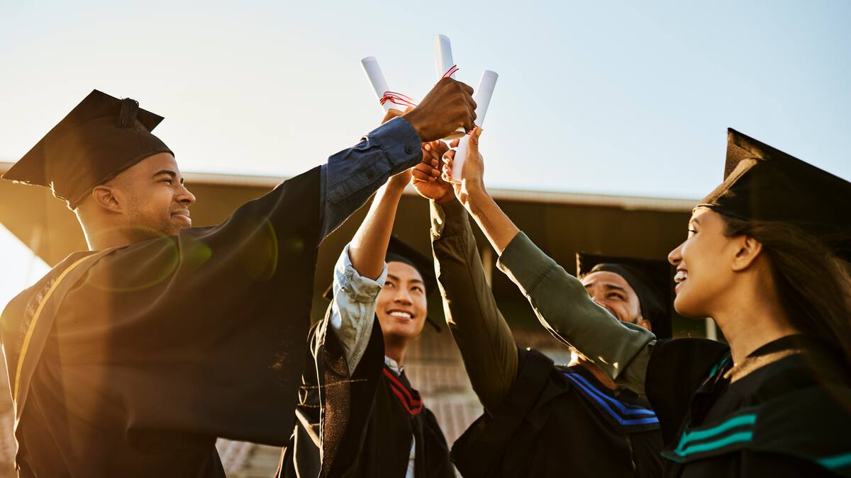 ¿Qué convenios para becas en España ofrece Colfuturo?