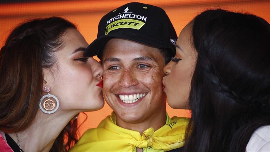 Esteban Chaves gana la estapa 19 del Giro de Italia. Foto: Agencia AFP