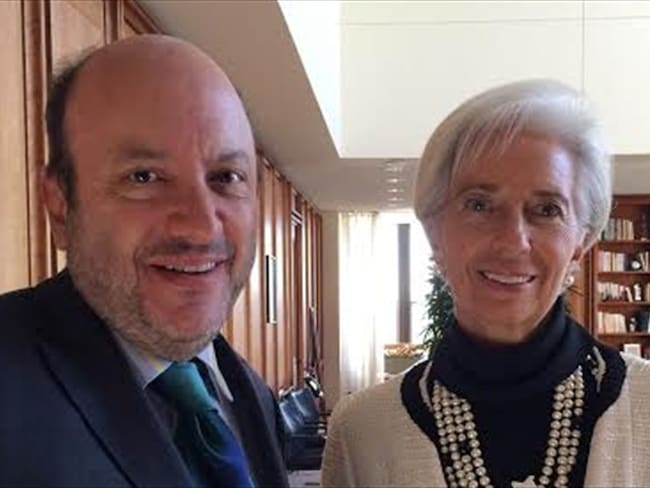 Julio Sánchez Cristo y Christine Lagarde, directora del FMI.. Foto: La W