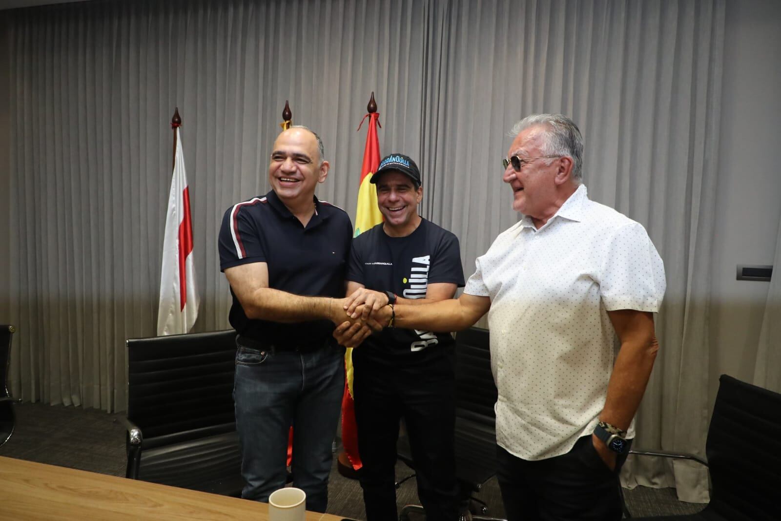 Alcaldes de Santa Marta y Barranquilla junto al Superintendente de Servicios Públicos/ Carlos Pinedo