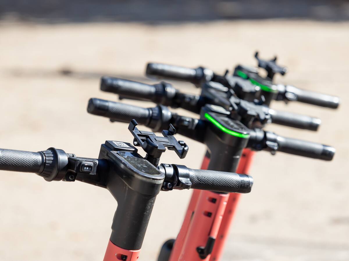 Esta es la velocidad y los requisitos para transitar la ciclorruta en vehículo eléctrico liviano