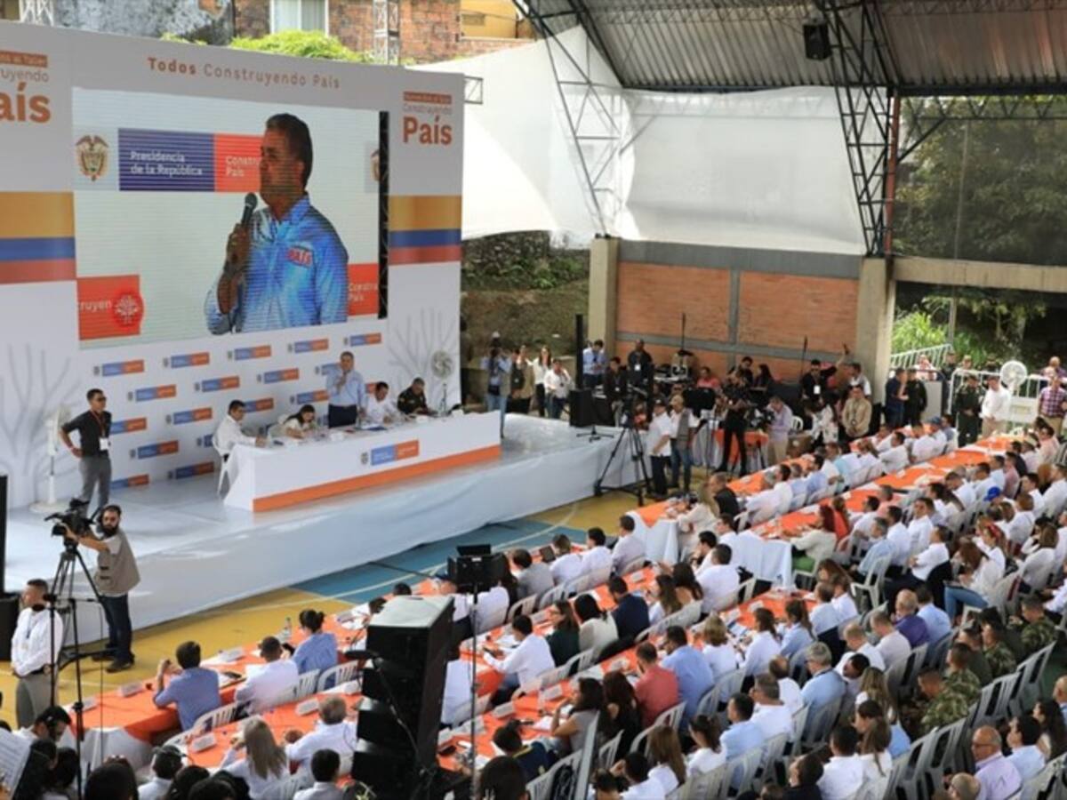 “Necesitamos la colaboración de los indígenas para protegerlos de los criminales”: Duque