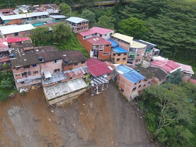 Deslizamiento en Guayabetal deja 69 familias afectadas