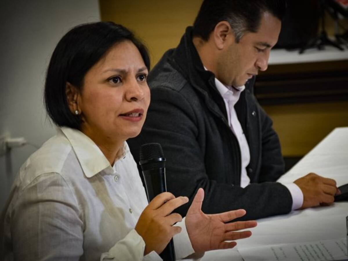 Denuncia: pagaban $4.000 de arriendo por fincas de ‘exparas’ para reparar a víctimas