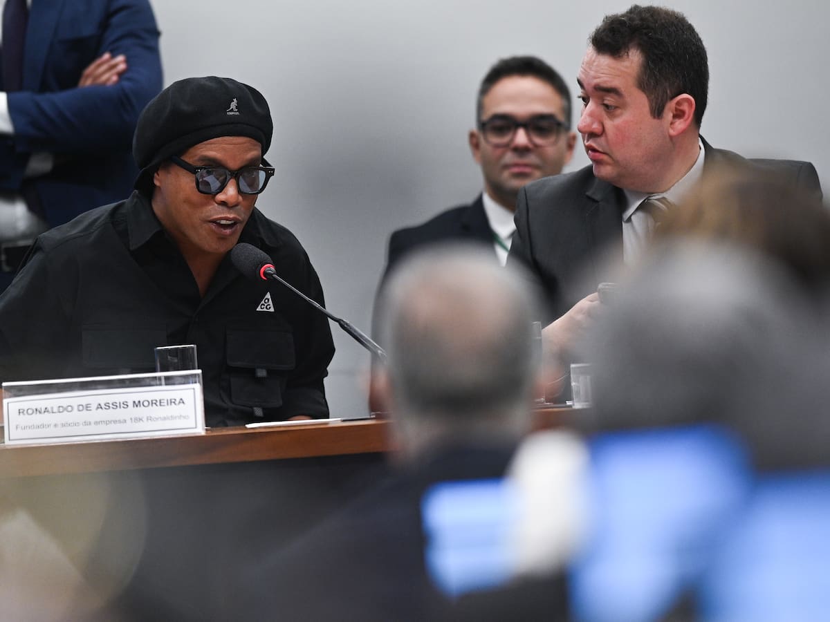 Ronaldinho alega ante el Congreso que su nombre fue usado indebidamente en una estafa