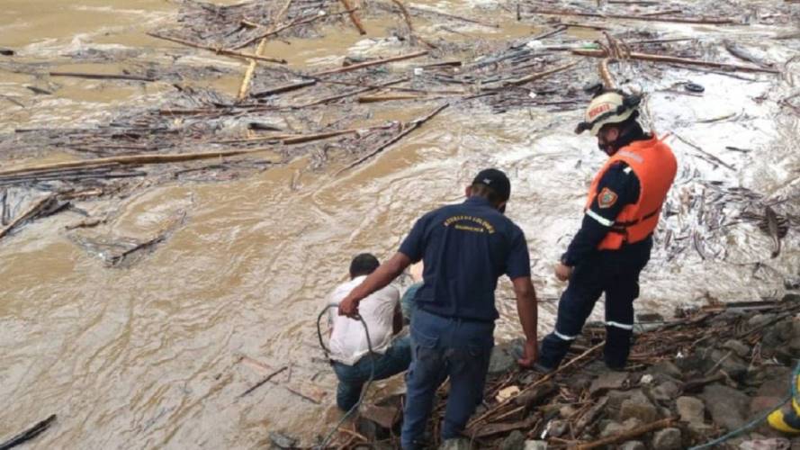 Hallan otro cuerpo sin vida, cerca a Caldas. Crédito: Bomberos Irra, Risaralda.