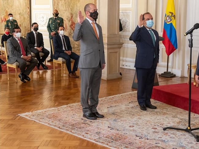 Duque posesiona al nuevo ministro de Cultura y al secretario jurídico de la Presidencia. Foto: Presidencia