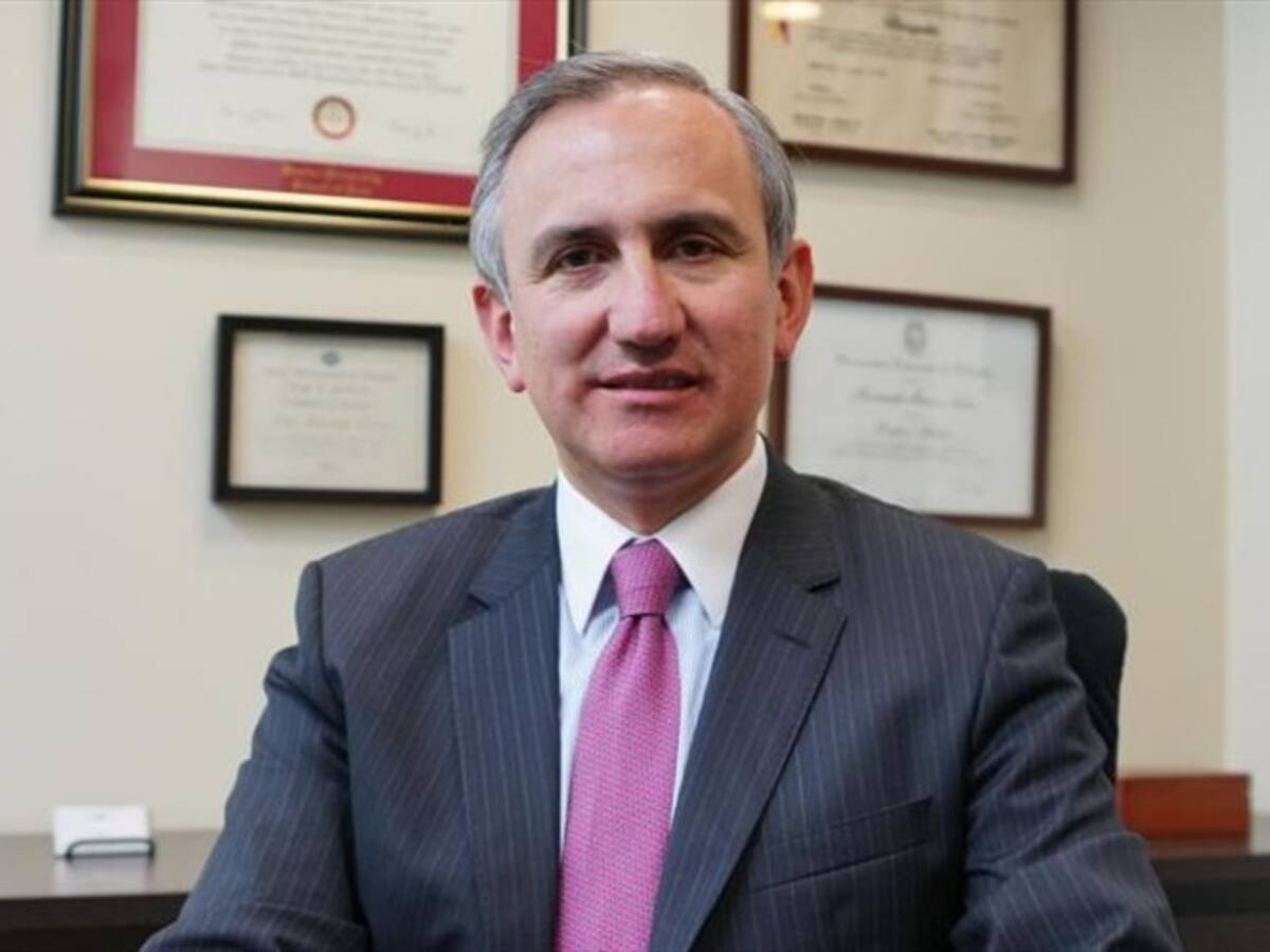 Hernando Parra Nieto, nuevo rector del Externado