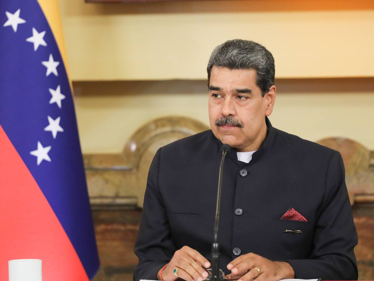 Nicolás Maduro expresa condolencias a Colombia por derrumbes que causaron 33 muertes