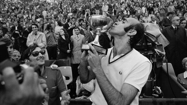 Gimeno ganó su único título de Grand Slam en Roland Garros en 1972 con 34 años. Foto: Getty Images