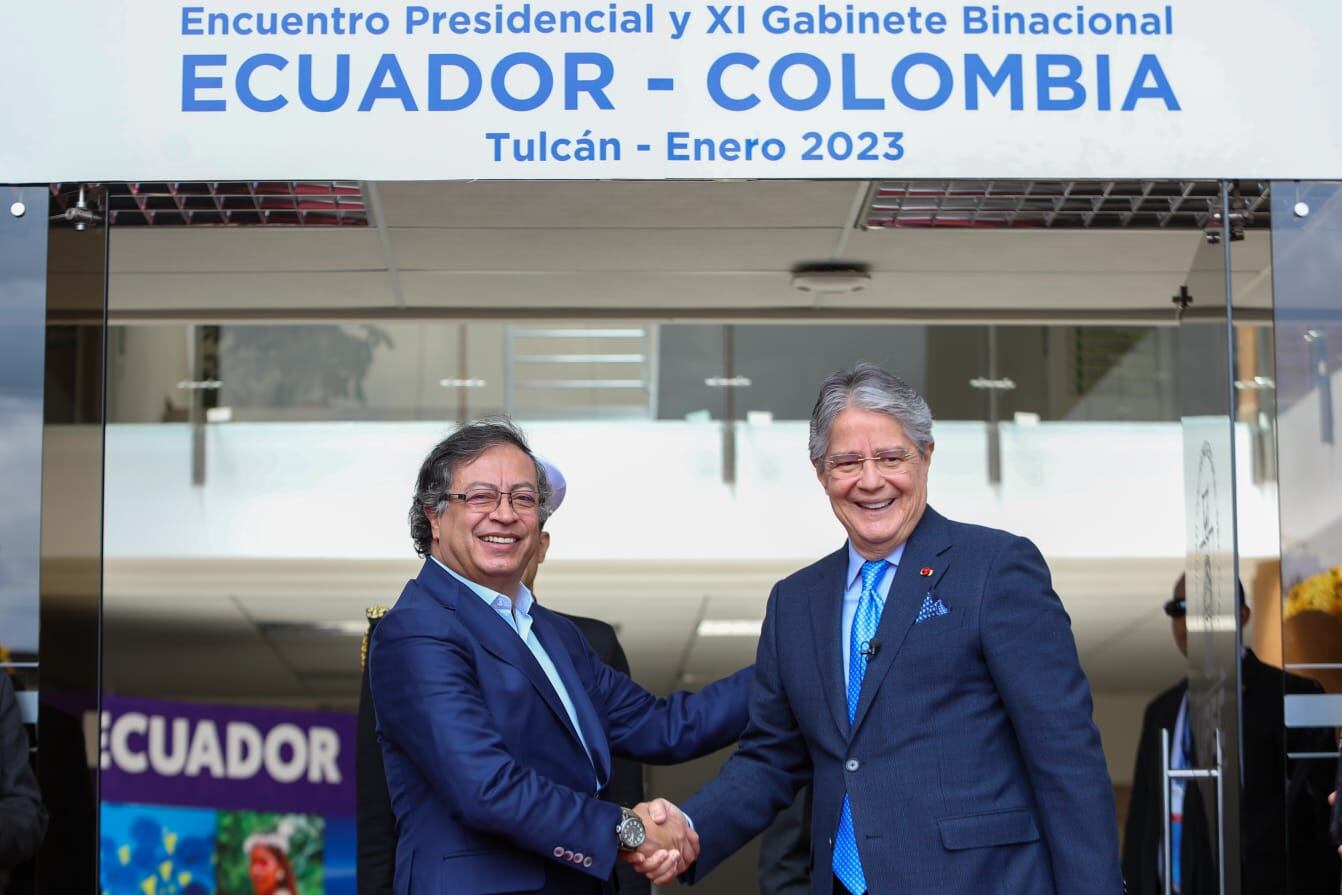 Gustavo Petro y Guillermo Lasso. Foto: Presidencia de Ecuador