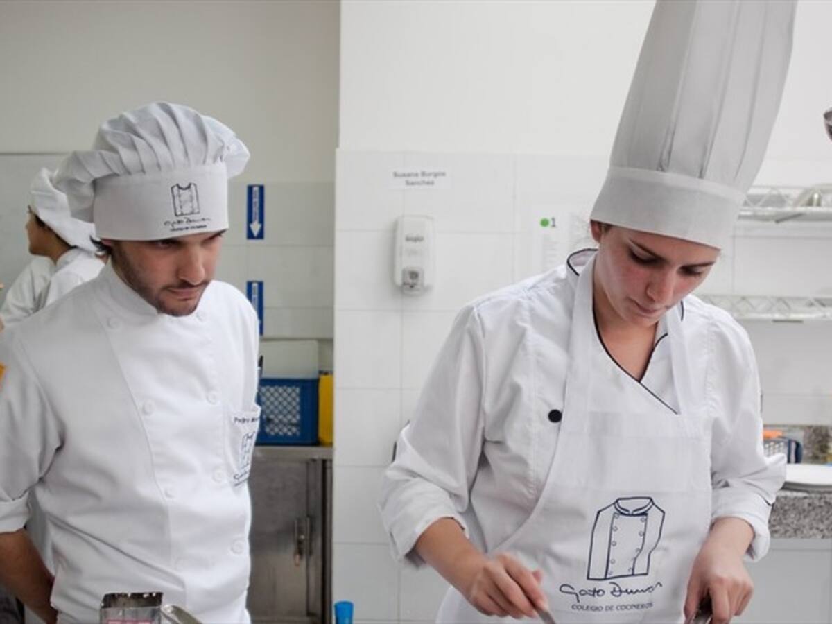 Gato Dumas gana premio de responsabilidad social por su trabajo con hoja de coca