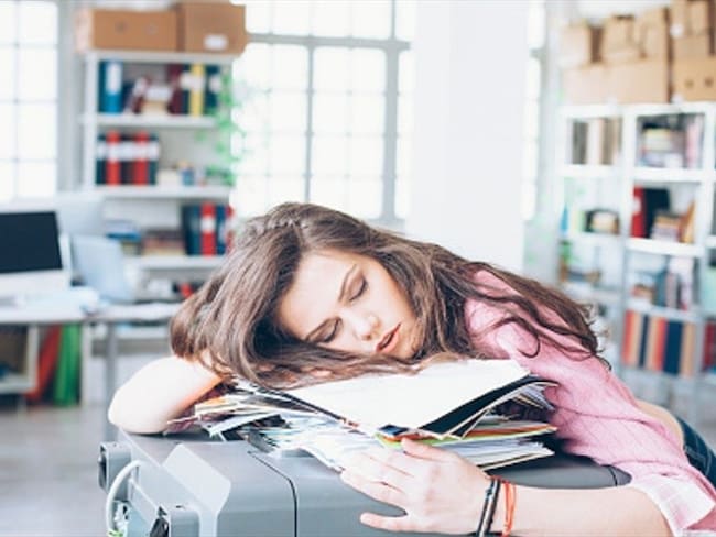 Según estudio dormir siesta aumenta la felicidad y la capacidad de tomar mejores decisiones. Foto: Getty Images