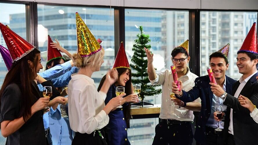 CEO destina 25 millones de dólares para bonificaciones navideñas. Foto: Getty Images