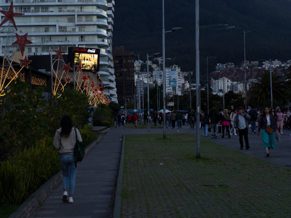El Gobierno de Ecuador anunció suspensión de cortes de energía para grandes empresas