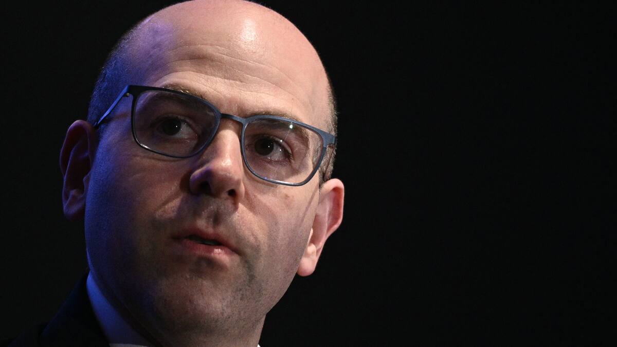 Stephen Miran mantendrá su puesto como asesor de la Casa Blanca