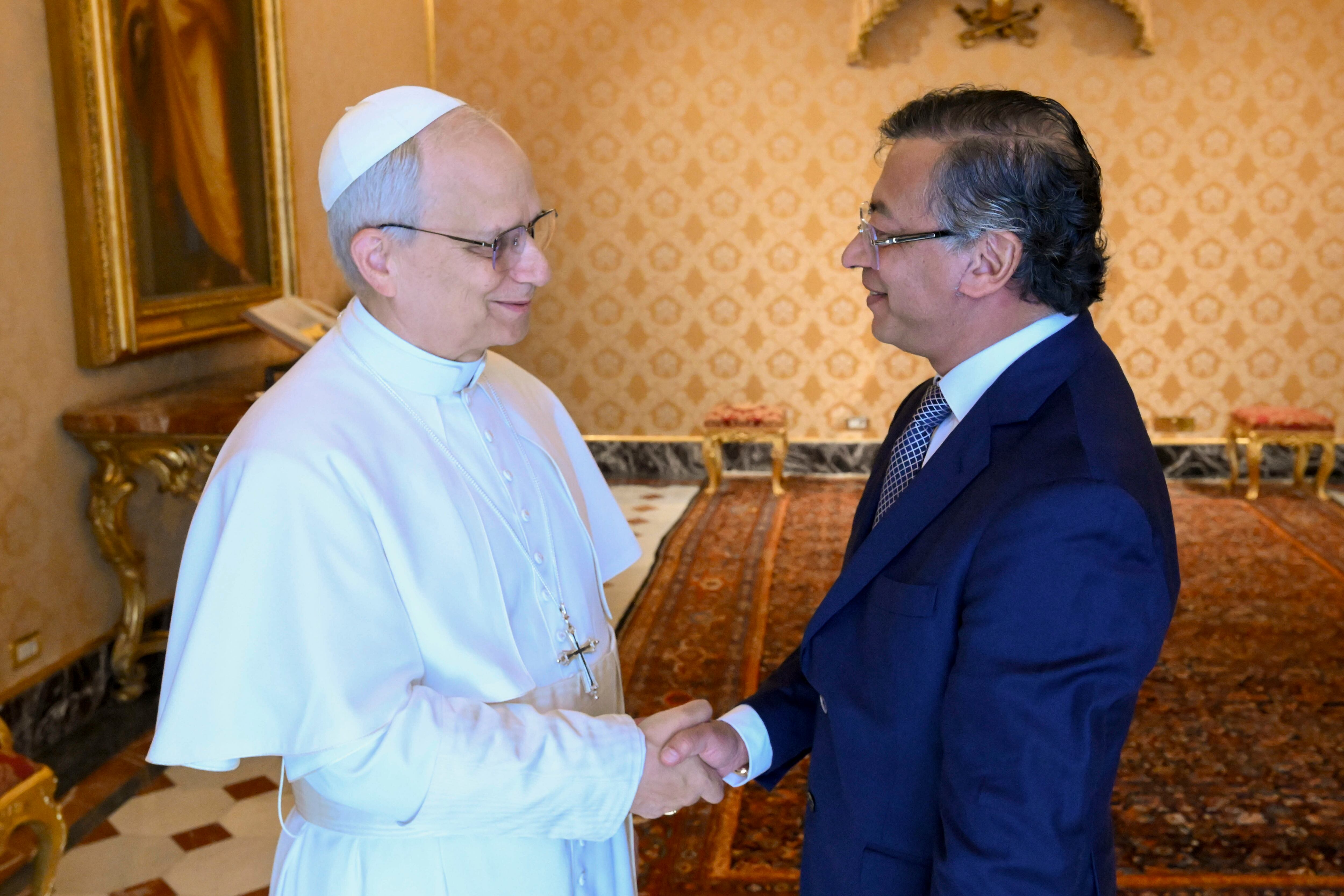 Papa León XIV y Gustavo Petro. Foto: EFE/ Dicasterio de la Comunicación del Vaticano / Mario Tomassetti.