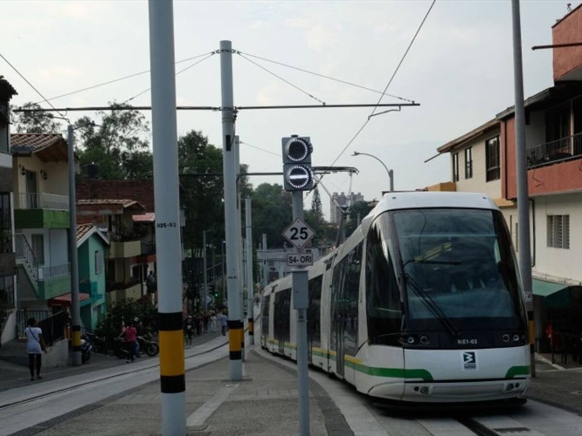 Metro de Medellín implementa tecnología de nanofibras para mitigar contagio COVID