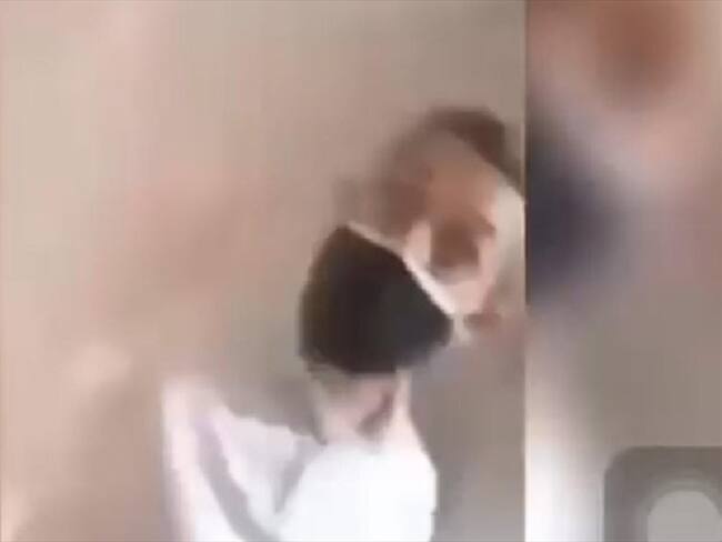 comisario Bucaramanga . Foto: Tomada del video.