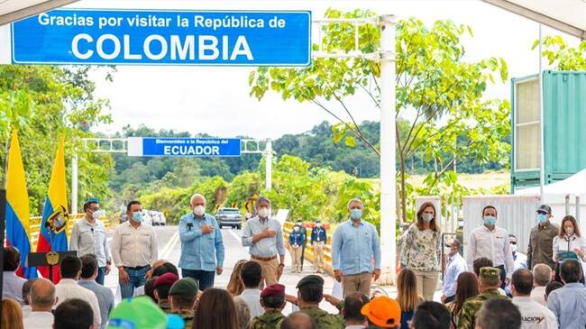 El presidente Iván Duque y su homólogo de Ecuador, Guillermo Lasso, inauguraron la vía La Espriella-Río Mataje. Foto: Prensa Presidencia de la República