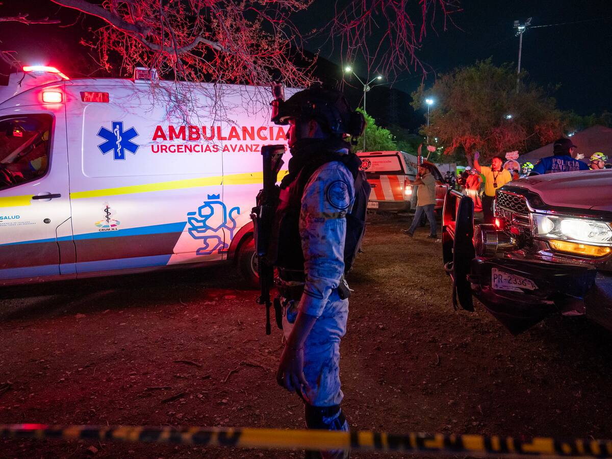 Suben a 9 muertos y 50 heridos tras desplome de templete en acto de opositor mexicano