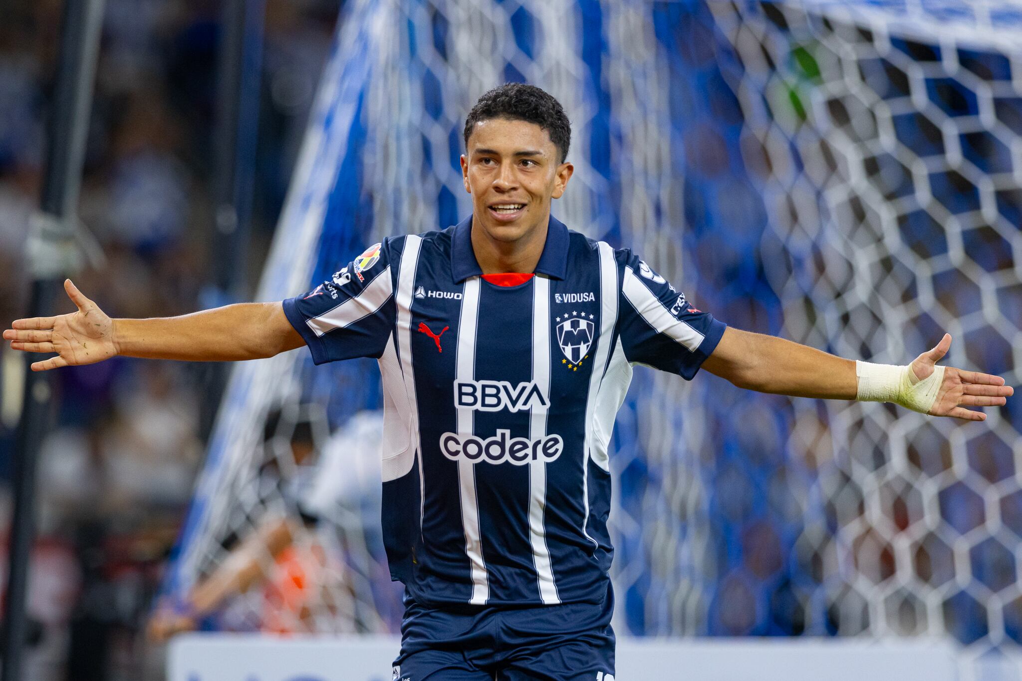Johan Rojas, celebra gol con Monterrey / Foto tomada del perfil de X @Rayados