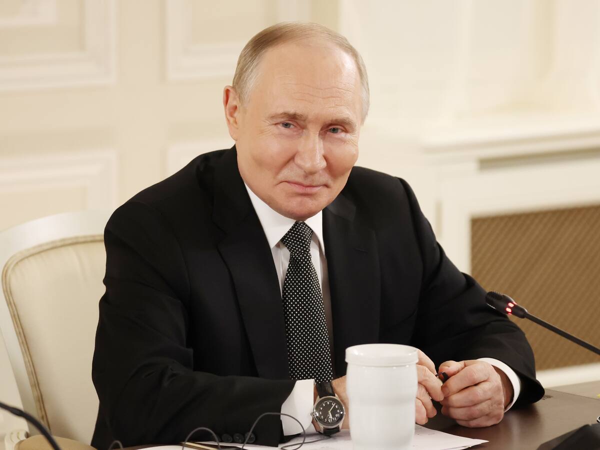 Putin anunció que Rusia planea reducir los gastos en defensa y negó planes agresivos