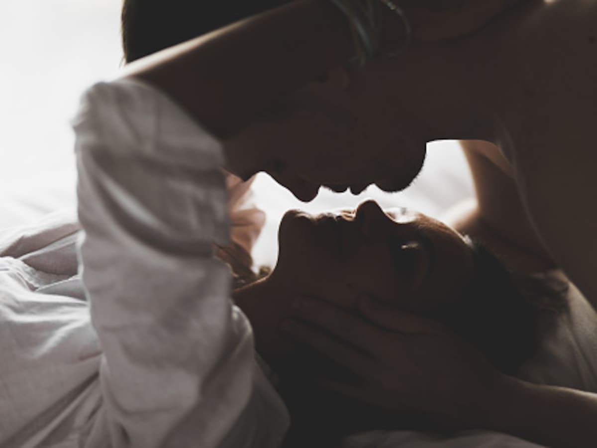 ¿La falta de actividad sexual impacta la salud? Expertos explican