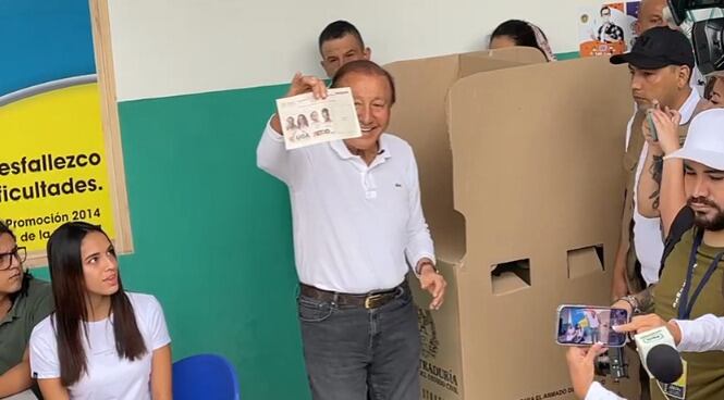 Rodolfo Hernández votó en la segunda vuelta presidencial.