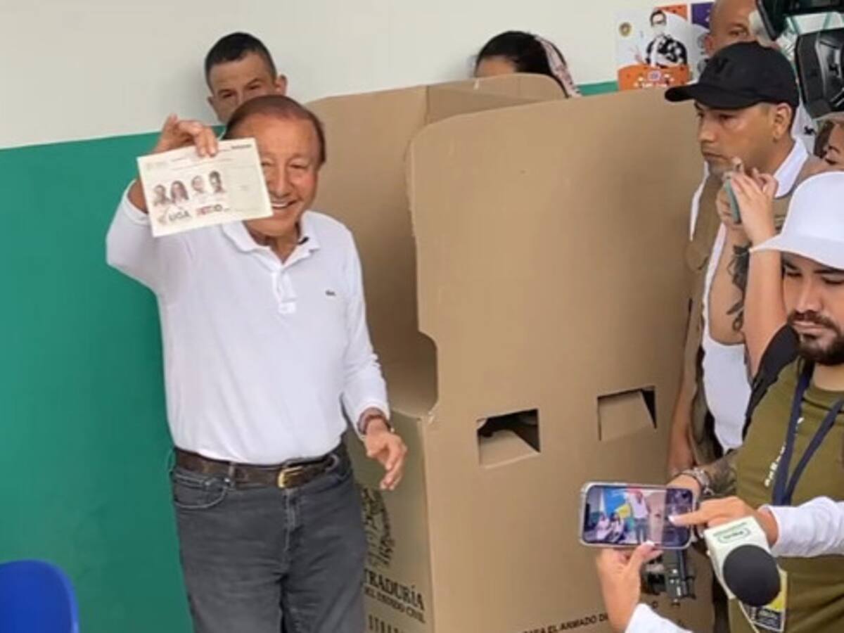 Rodolfo Hernández votó para elecciones Colombia 2022