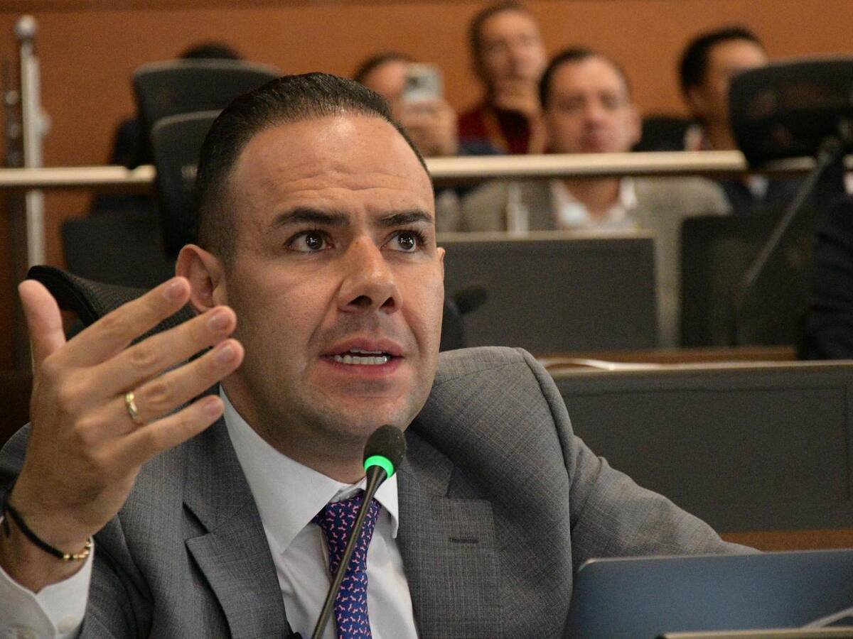 Consejo de Estado revoca fallo y devuelve curul al concejal de Bogotá Marco Fidel Acosta