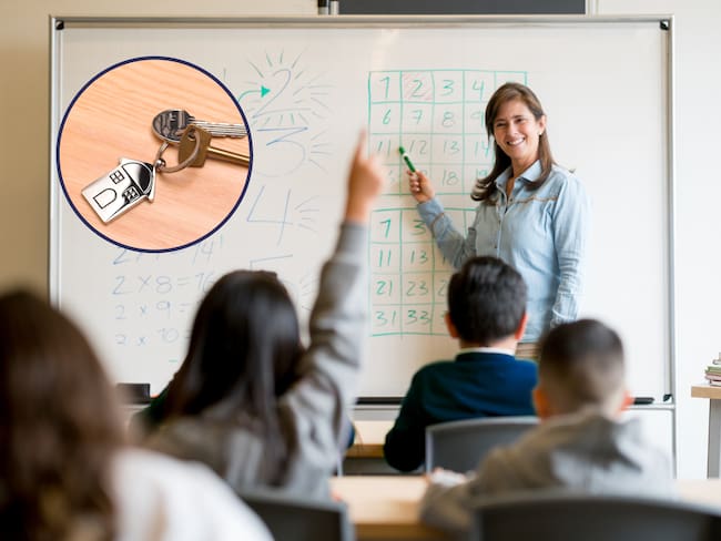 Profesora enseñándole matemáticas a un grupo de estudiantes. En el círculo, la imagen de las llaves de una casa (Fotos vía GettyImages)