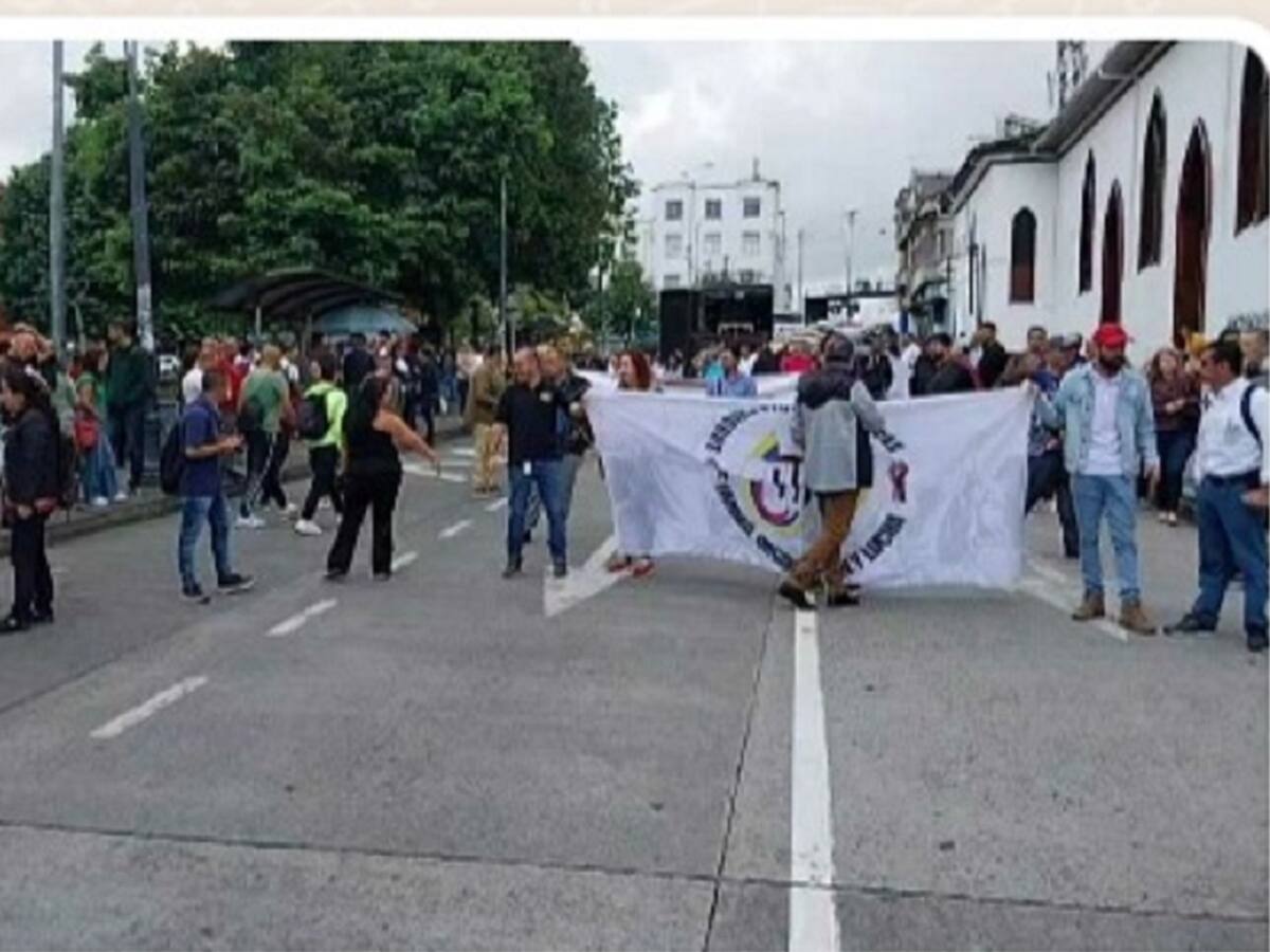 Docentes de Caldas protestaron por falta de soluciones a inconformidades en los colegios