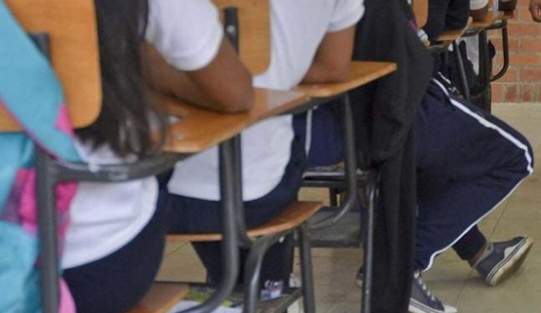 Padres de familia en desacuerdo con regreso a las aulas de clases